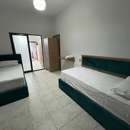Sisterhood Hostel-female Only Albergue *