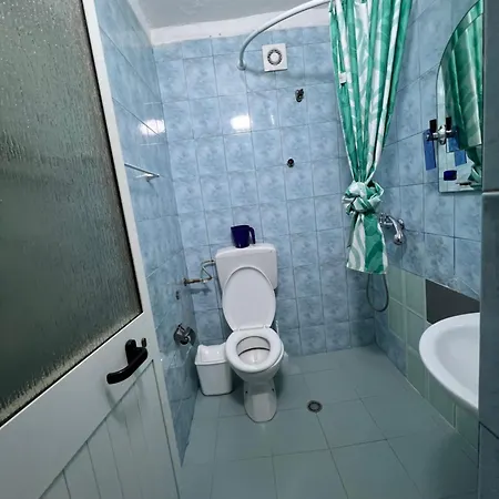 Sisterhood Hostel-female Only Albergue